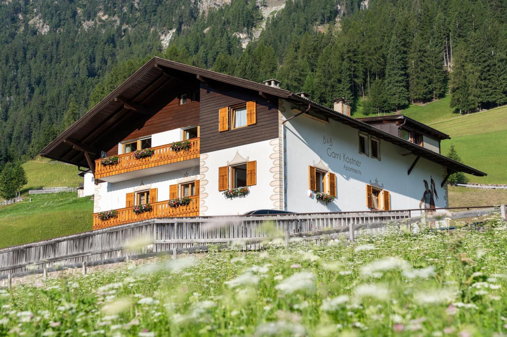 Hotel Garni Kostner Ortisei Exterior foto