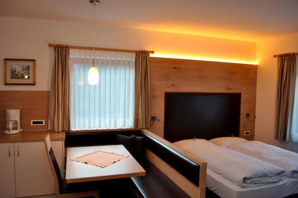 Hotel Garni Kostner Ortisei Habitación foto