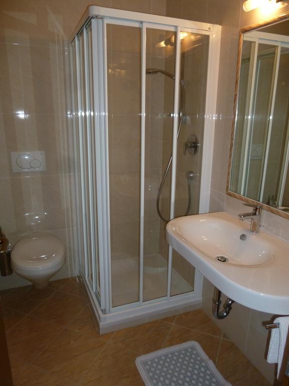 Hotel Garni Kostner Ortisei Habitación foto